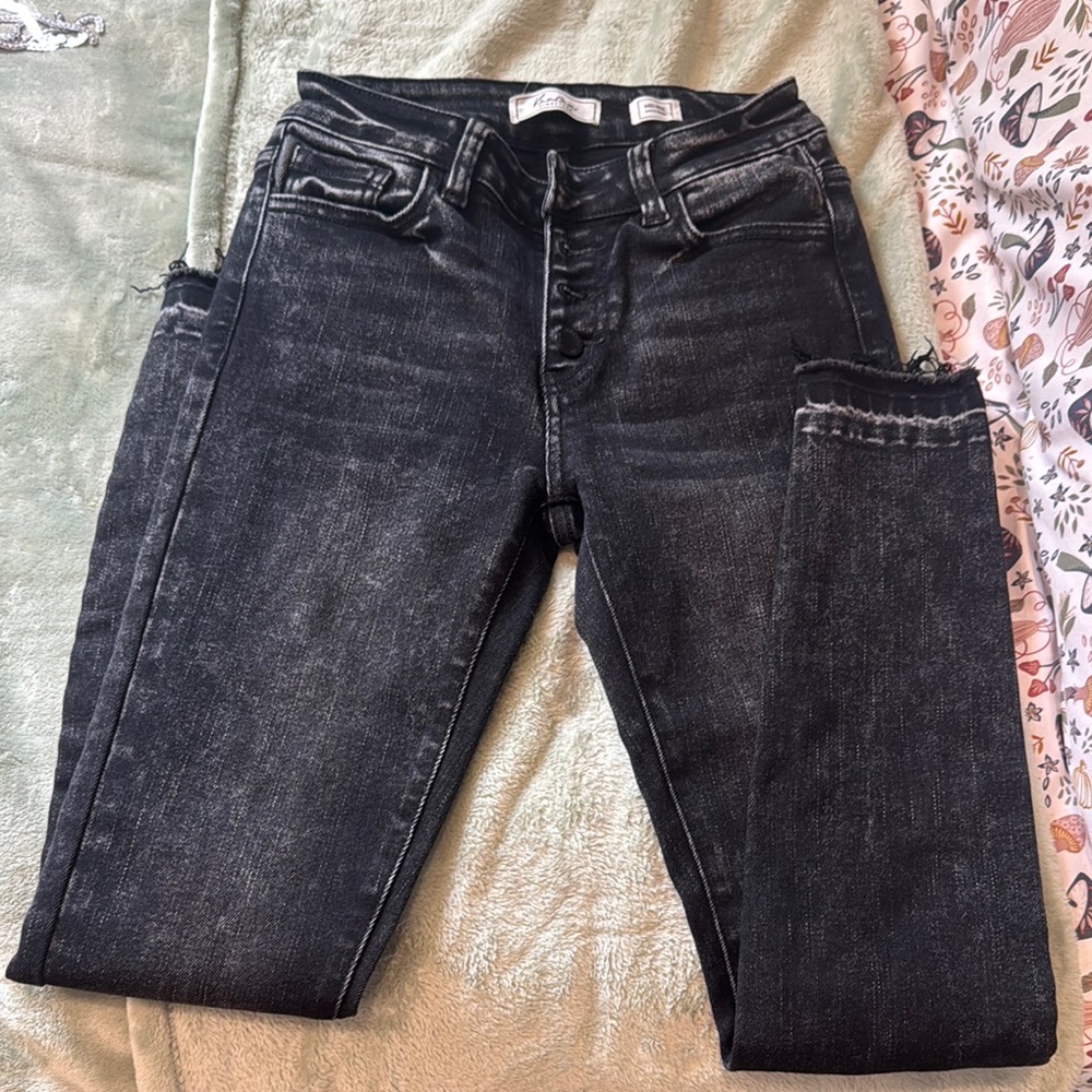 KanCan Black Ankle Cropped Jeans Distressed